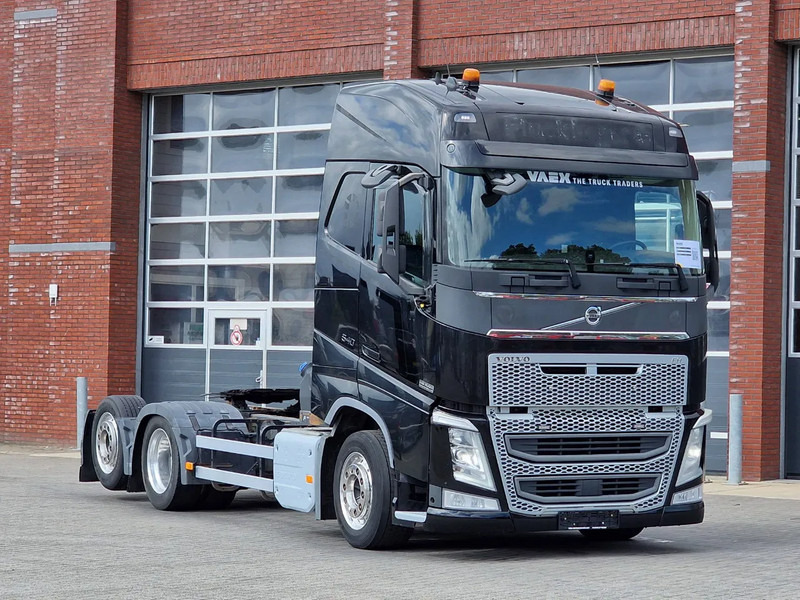 Volvo FH 13.540 Globetrotter 6x2 - Full air - VEB+ - Led - Tracteur routier: photos 1 Volvo FH 13.540 Globetrotter 6x2 - Full air - VEB+ - Led - Tracteur routier: photos 1