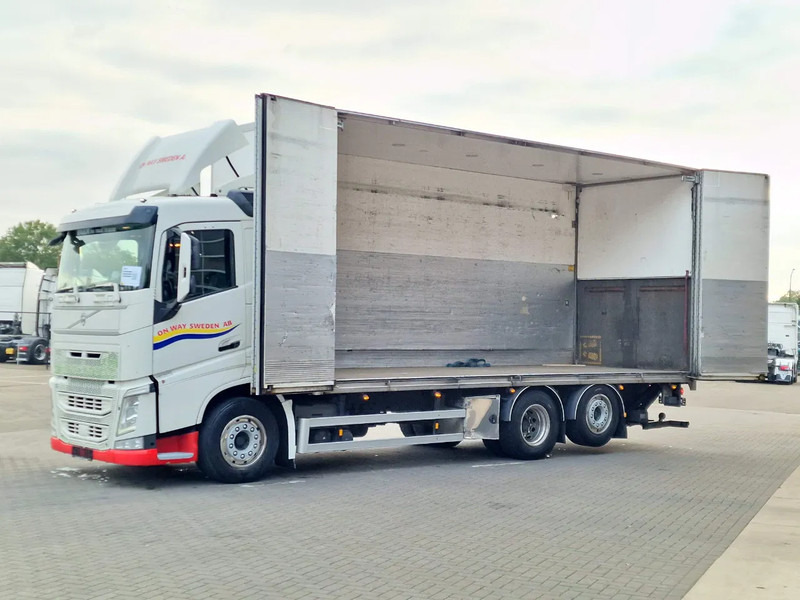 Volvo FH 13.460 lowroof 6x2 - Box with Sidedoors - 480 WB - Full air - Camion fourgon: photos 4 Volvo FH 13.460 lowroof 6x2 - Box with Sidedoors - 480 WB - Full air - Camion fourgon: photos 4