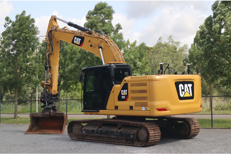 Caterpillar 323 07A | ROTOTILT | GPS NOVATRON | OILQUICK | FULL OPTION - Pelle sur chenille: photos 3 Caterpillar 323 07A | ROTOTILT | GPS NOVATRON | OILQUICK | FULL OPTION - Pelle sur chenille: photos 3