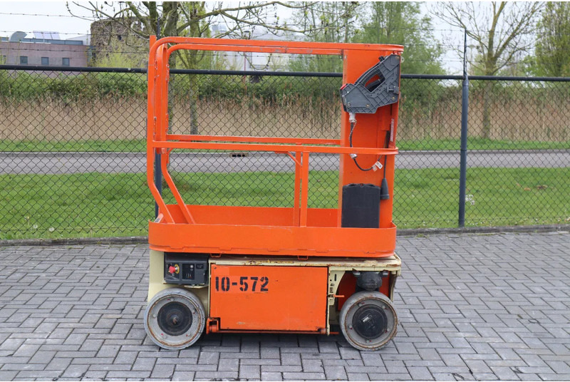 JLG 1230 ES | 5.6 METER | 230 KG - Nacelle: photos 1 JLG 1230 ES | 5.6 METER | 230 KG - Nacelle: photos 1