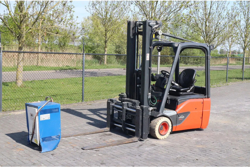 Linde E18 -02 | ROTATOR FORKS | SIDESHIFT - Chariot élévateur électrique: photos 2 Linde E18 -02 | ROTATOR FORKS | SIDESHIFT - Chariot élévateur électrique: photos 2