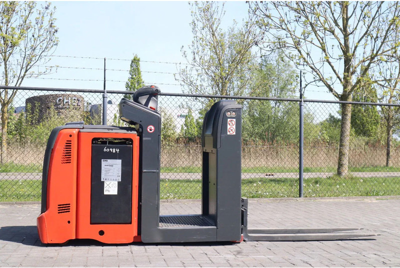 Linde V08-02 | 1.8 METER | 380 KG - Préparateur de commandes: photos 4 Linde V08-02 | 1.8 METER | 380 KG - Préparateur de commandes: photos 4