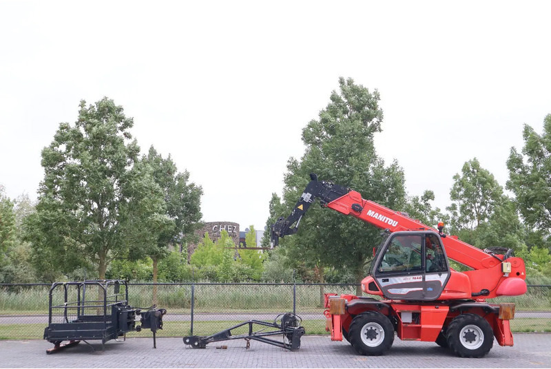 Manitou MRT 1840 EASY | REMOTE | BASKET | JIB WINCH | FORKS - Chariot télescopique: photos 1 Manitou MRT 1840 EASY | REMOTE | BASKET | JIB WINCH | FORKS - Chariot télescopique: photos 1