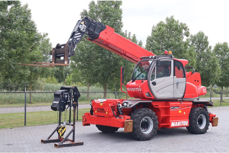 Manitou MRT 2150 + S2 | REMOTE | FORKS | 3-TON WINCH - Chariot télescopique: photos 2 Manitou MRT 2150 + S2 | REMOTE | FORKS | 3-TON WINCH - Chariot télescopique: photos 2