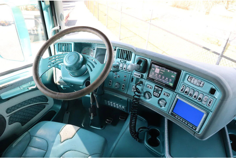 Camion fourgon Scania R560 V8 | BERTHONS HOT ROD | CUSTOM SPECIAL TRUCK: photos 20 Camion fourgon Scania R560 V8 | BERTHONS HOT ROD | CUSTOM SPECIAL TRUCK: photos 20