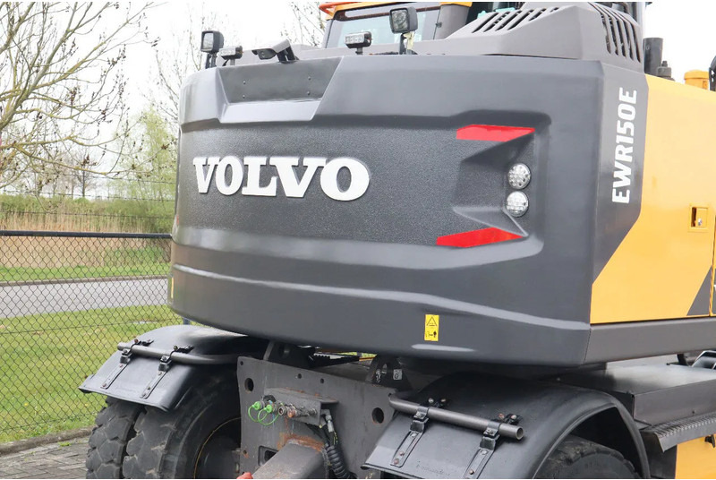 Pelle sur pneus Volvo EWR 150 E | ROTOTILT | BUCKET | TRAILER HYDR: photos 10