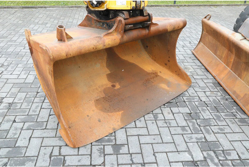 Pelle sur pneus Volvo EWR 150 E | ROTOTILT | BUCKET | TRAILER HYDR: photos 9