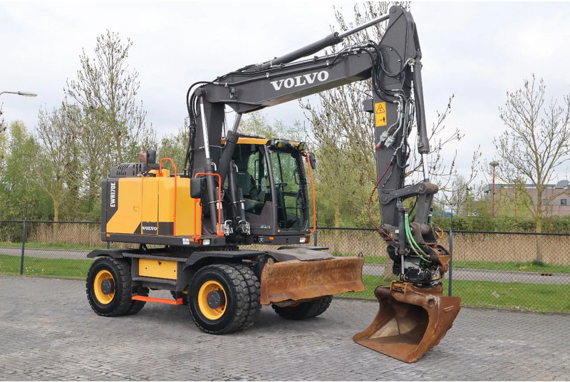 Pelle sur pneus Volvo EWR 170 E | ROTOTILT | BUCKET | DOZERBLADE | TRAILER HYDR: photos 5