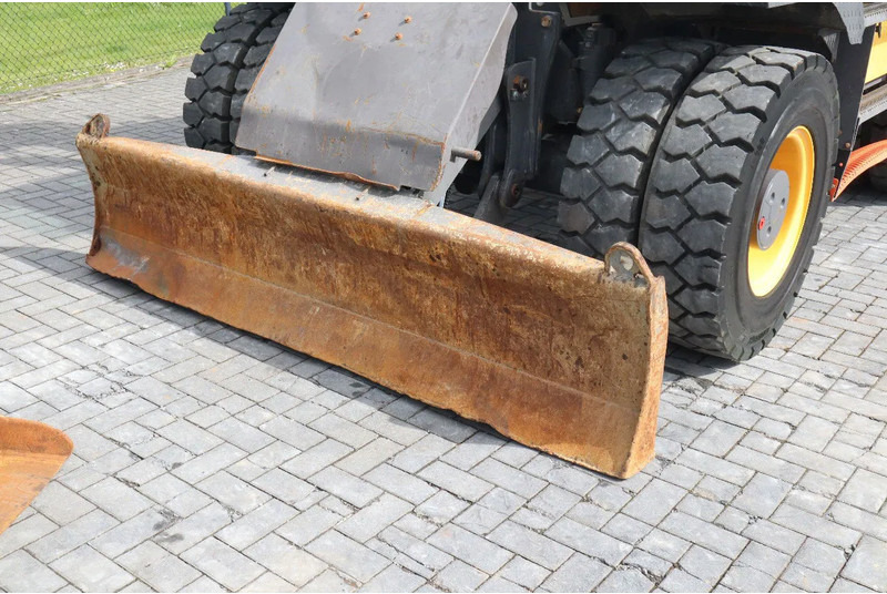 Pelle sur pneus Volvo EWR 170 E | ROTOTILT | BUCKET | DOZERBLADE | TRAILER HYDR: photos 11