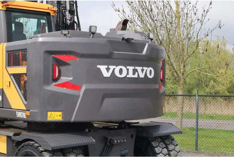 Pelle sur pneus Volvo EWR 170 E | ROTOTILT | BUCKET | DOZERBLADE | TRAILER HYDR: photos 7