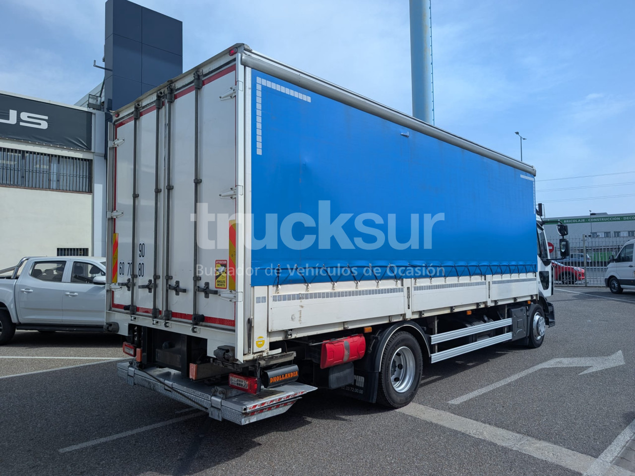 RENAULT D240.12 - Camion à rideaux coulissants: photos 3 RENAULT D240.12 - Camion à rideaux coulissants: photos 3