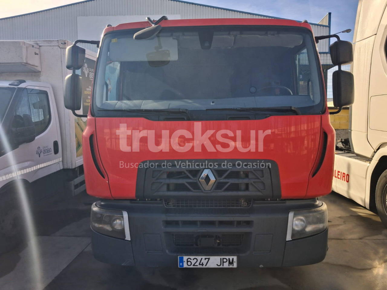 RENAULT D18 WIDE PORTACOCHES - Tracteur routier: photos 2 RENAULT D18 WIDE PORTACOCHES - Tracteur routier: photos 2