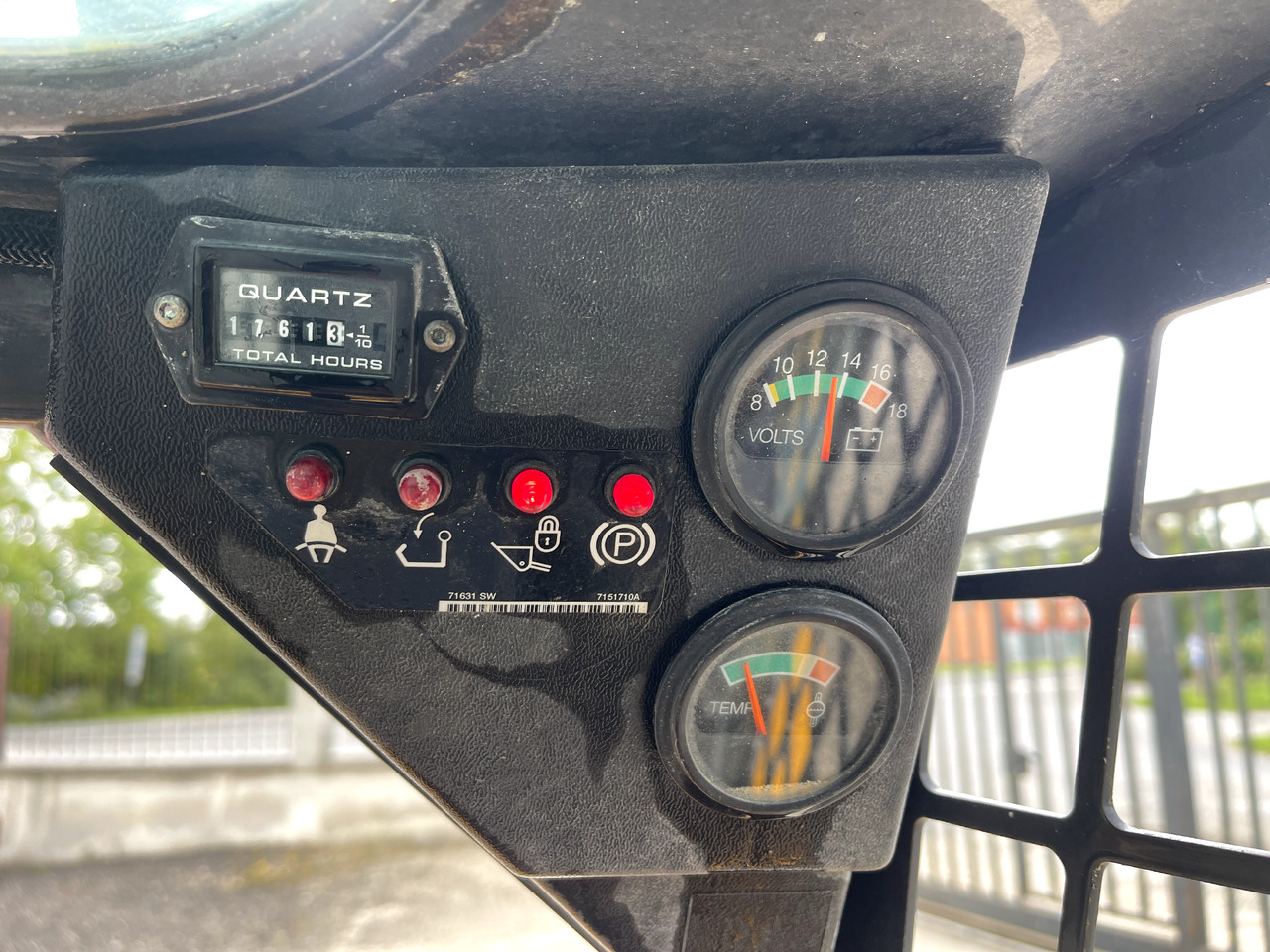 Mini chargeuse BOBCAT S70: photos 11