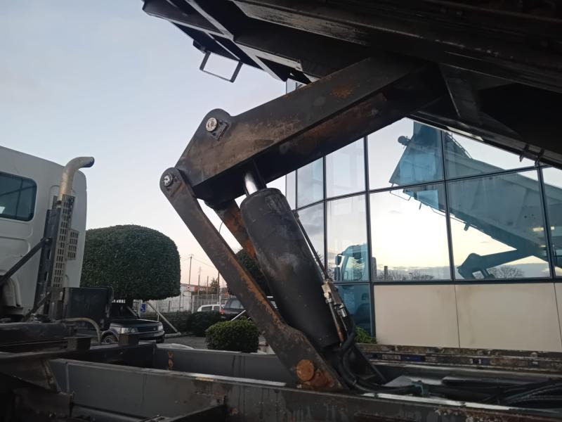 Renault Kerax 410 DXI - Camion benne: photos 4 Renault Kerax 410 DXI - Camion benne: photos 4