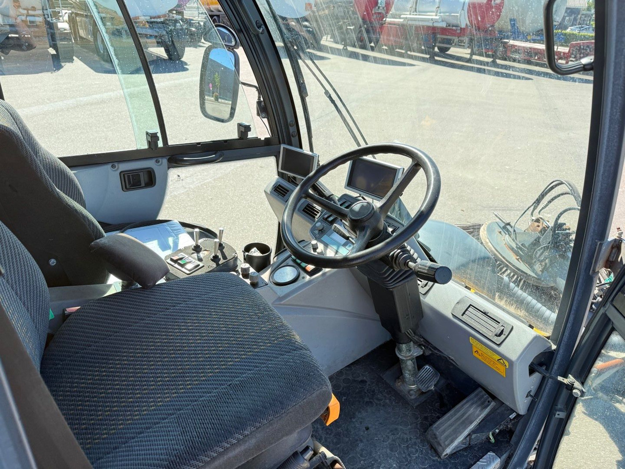 Hako Citymaster 2000 4x4 Euro 5 Kehrmaschine - Balayeuse de voirie: photos 5 Hako Citymaster 2000 4x4 Euro 5 Kehrmaschine - Balayeuse de voirie: photos 5