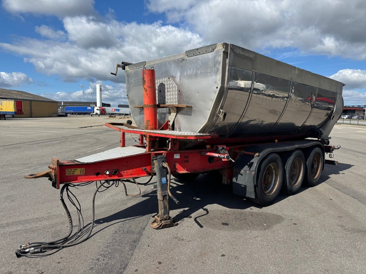 Kel-Berg 3 axle Asphalt tipper / Asphalt Kipper - Remorque benne: photos 2 Kel-Berg 3 axle Asphalt tipper / Asphalt Kipper - Remorque benne: photos 2