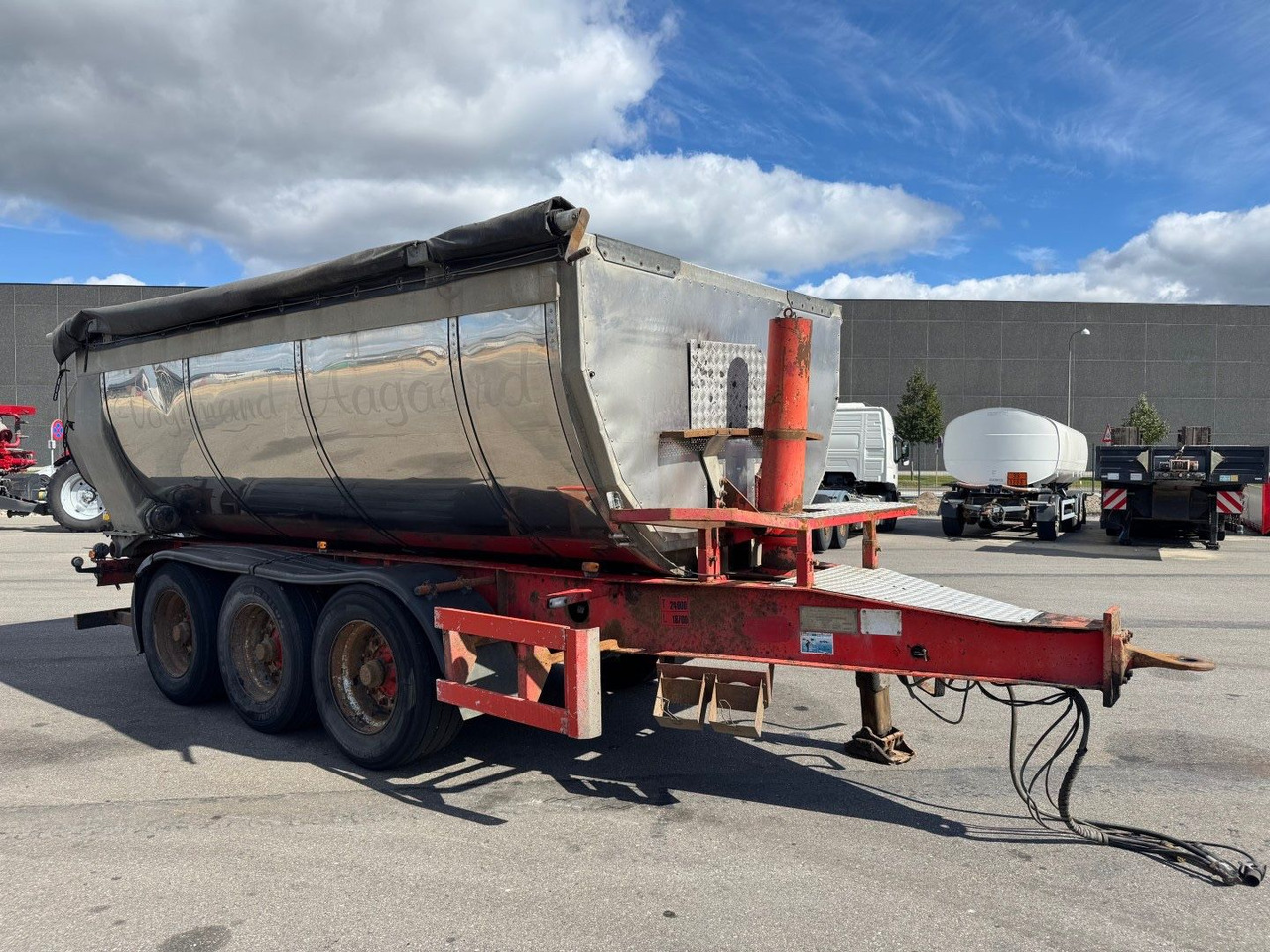 Kel-Berg 3 axle Asphalt tipper / Asphalt Kipper - Remorque benne: photos 3 Kel-Berg 3 axle Asphalt tipper / Asphalt Kipper - Remorque benne: photos 3