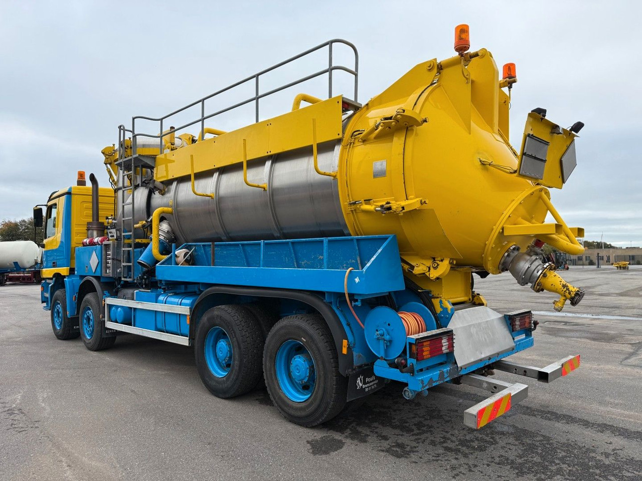 Mercedes-Benz Actros 4140 8x4 KOKS MEGAVAC 8000 ADR Dry Vac - Camion vidangeur: photos 4 Mercedes-Benz Actros 4140 8x4 KOKS MEGAVAC 8000 ADR Dry Vac - Camion vidangeur: photos 4