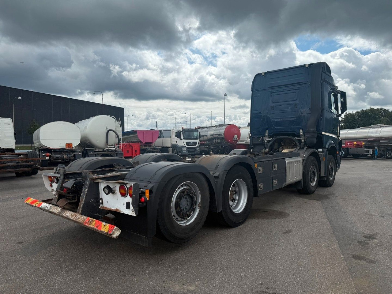 Mercedes-Benz Arocs 3253 8x26 Euro 6 Chassis / Fahrgestell - Châssis cabine: photos 3 Mercedes-Benz Arocs 3253 8x26 Euro 6 Chassis / Fahrgestell - Châssis cabine: photos 3