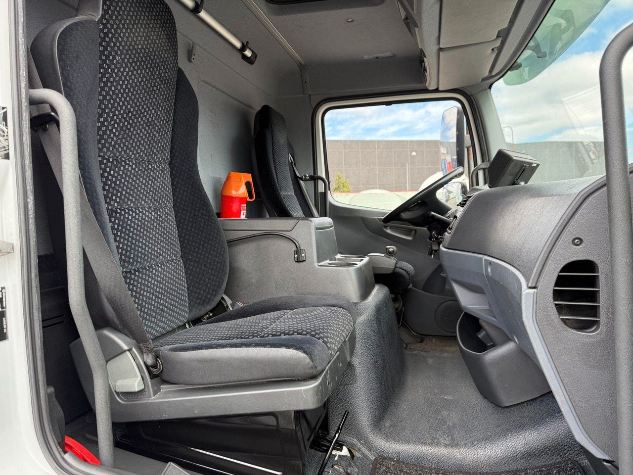 Camion fourgon Mercedes-Benz Atego 1218 4x2 Euro 5 8,0 m. koffer: photos 9