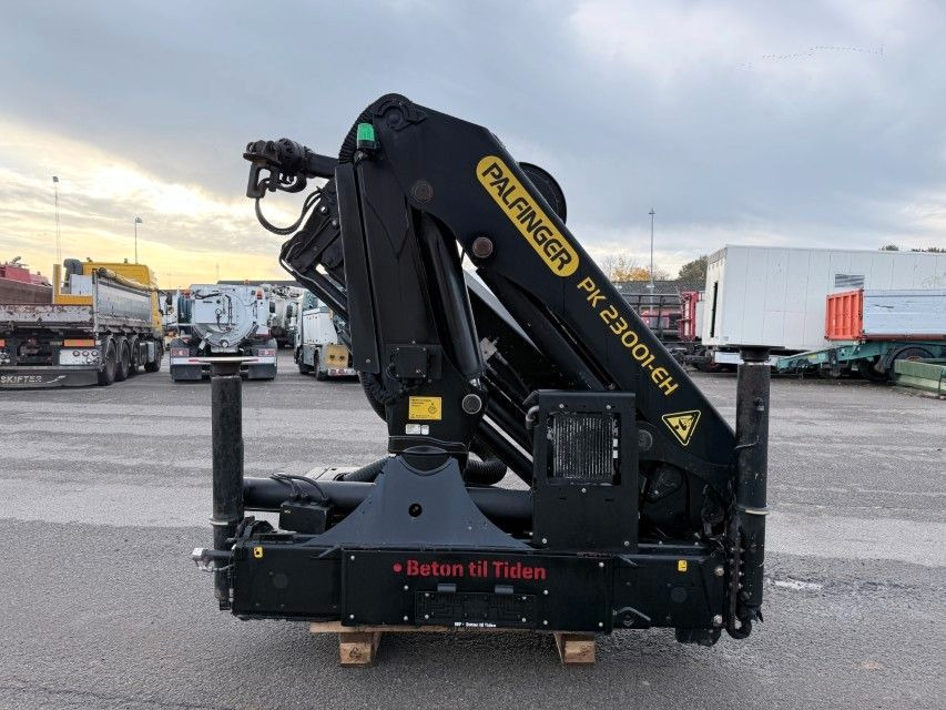 Palfinger PK 23001 EH Radio Remote / Kran / Crane - Camion grue: photos 1 Palfinger PK 23001 EH Radio Remote / Kran / Crane - Camion grue: photos 1