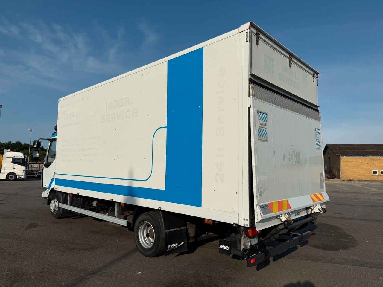 Renault Midlum 220 DXI 4x2 6.0 Box / Koffer - Camion fourgon: photos 4 Renault Midlum 220 DXI 4x2 6.0 Box / Koffer - Camion fourgon: photos 4