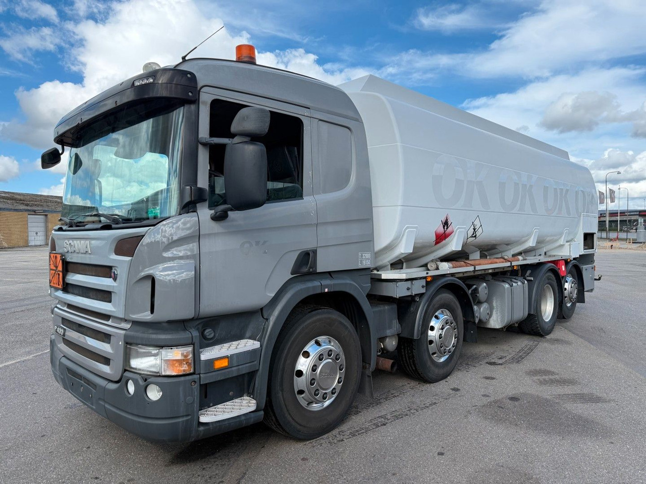 Scania P400 8x2*6 HMK Bilcon 24.000 l. ADR Euro 5 - Camion citerne: photos 1 Scania P400 8x2*6 HMK Bilcon 24.000 l. ADR Euro 5 - Camion citerne: photos 1