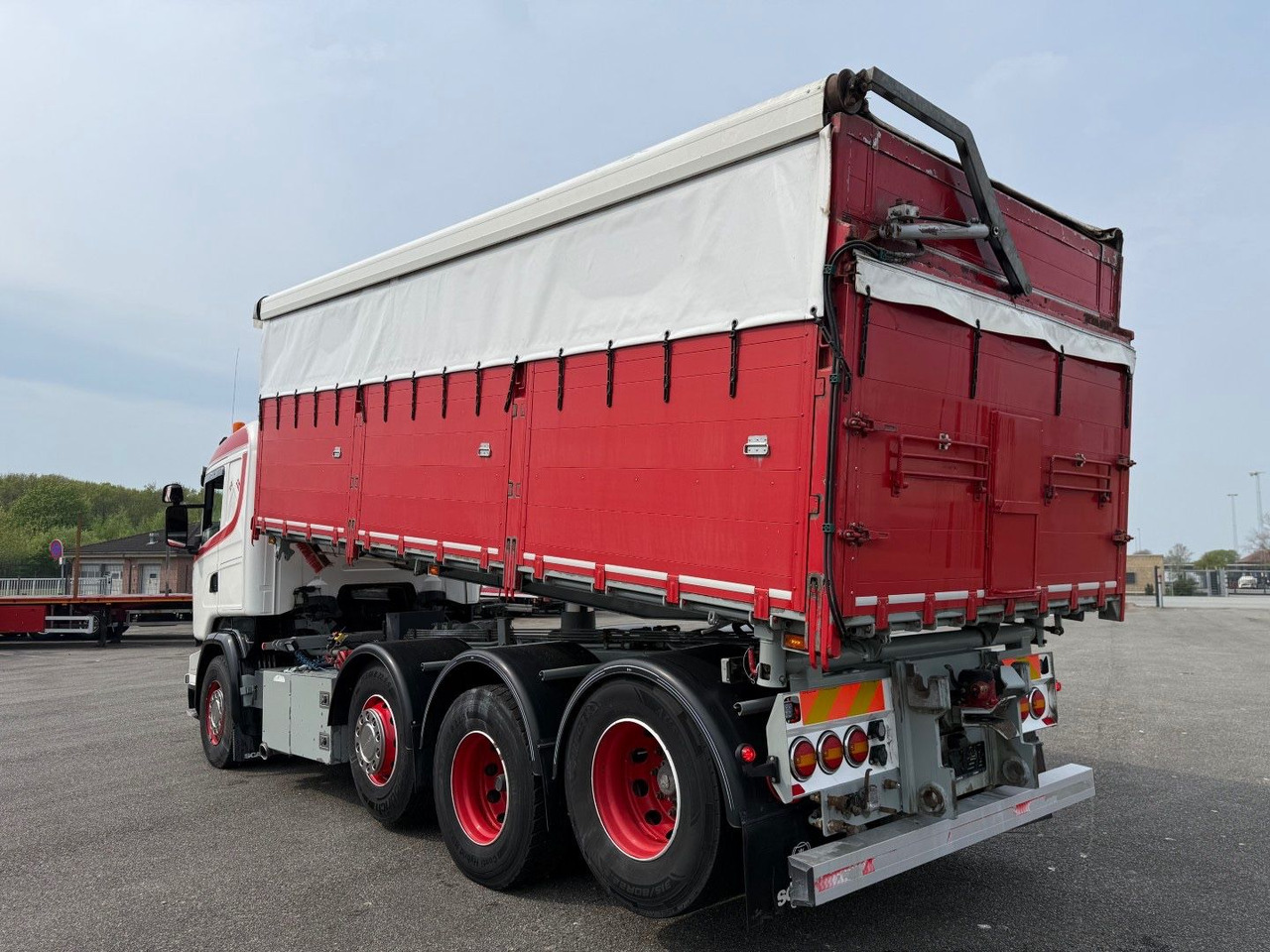 Scania R520 8x2/4 28 m3 Graintipper / Kipper / Euro 6 - Camion benne: photos 4 Scania R520 8x2/4 28 m3 Graintipper / Kipper / Euro 6 - Camion benne: photos 4