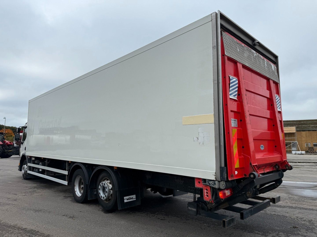 Volvo FE320 6x2*4 TK T1200-R Spectrum 9,80 m. koffer - Camion frigorifique: photos 4 Volvo FE320 6x2*4 TK T1200-R Spectrum 9,80 m. koffer - Camion frigorifique: photos 4