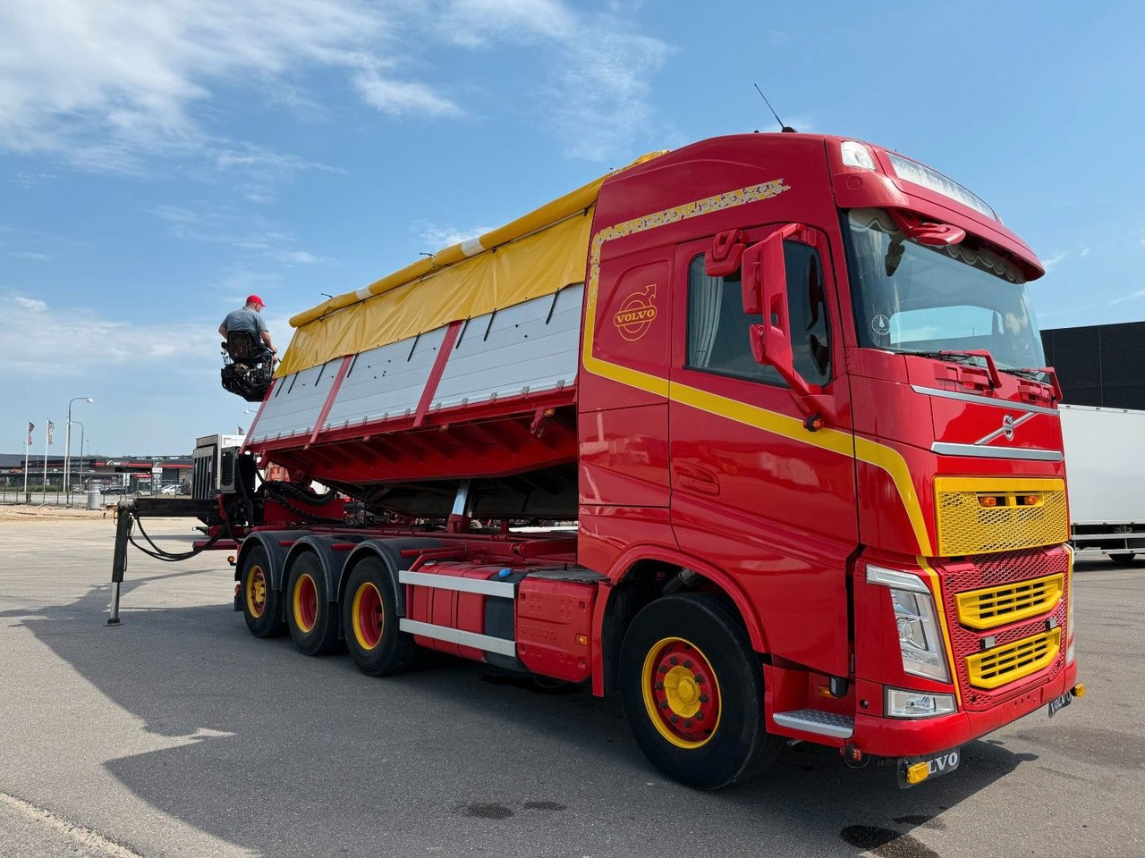 Volvo FH500 8x4*4 Tip / Palfinger Epsilon Q170L - Camion grue: photos 2 Volvo FH500 8x4*4 Tip / Palfinger Epsilon Q170L - Camion grue: photos 2