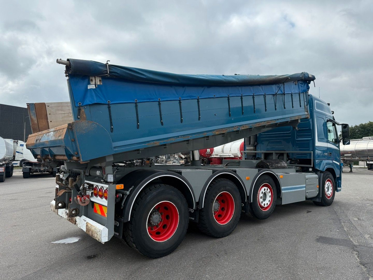 Volvo FM 500 8x4 Pushertridem 3 Way Tipper / Kipper - Camion benne: photos 3 Volvo FM 500 8x4 Pushertridem 3 Way Tipper / Kipper - Camion benne: photos 3