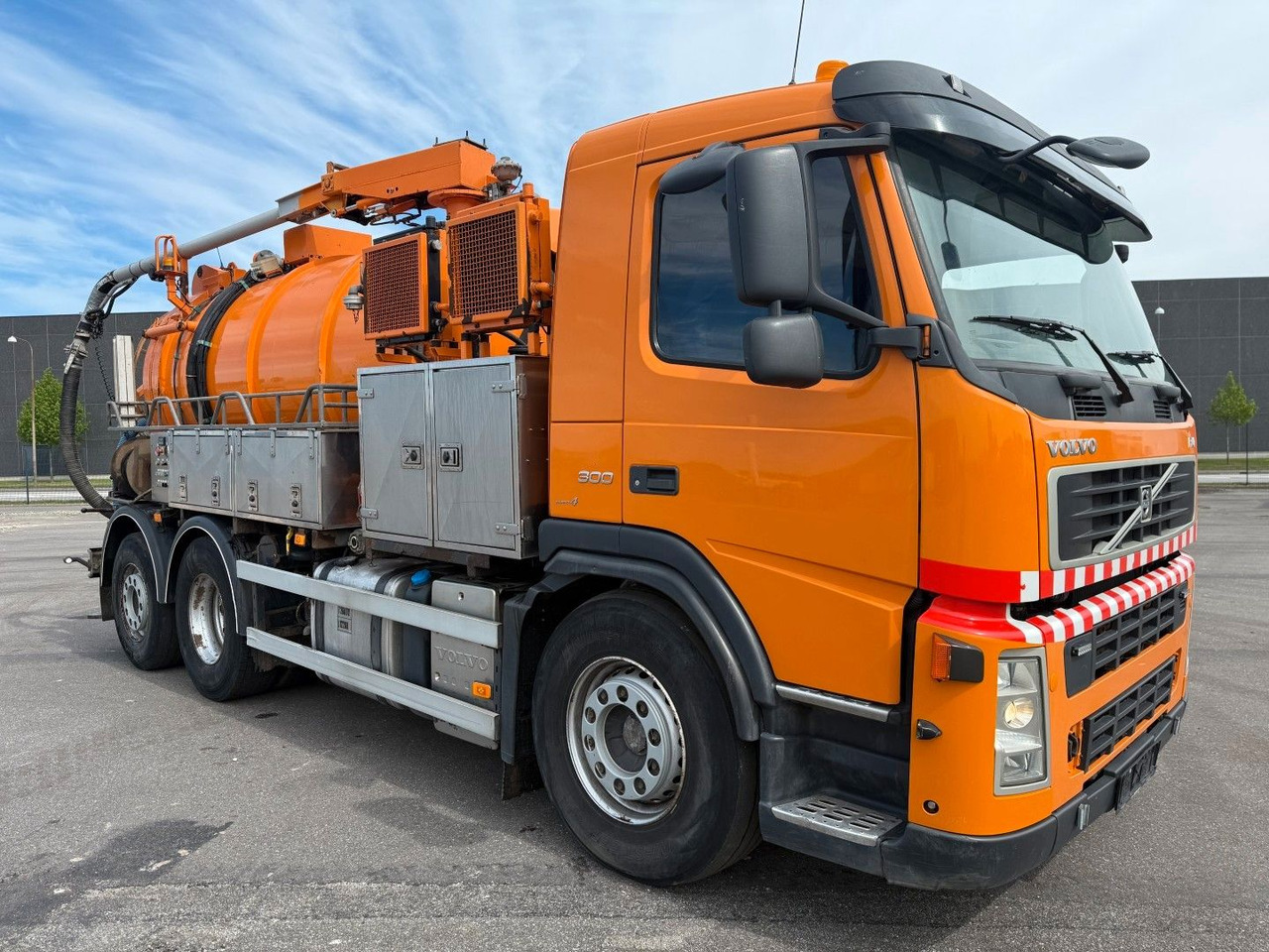 Volvo FM300 6x2*4 Simon Moos 10.500 l. Combi / Tipper - Camion vidangeur: photos 2 Volvo FM300 6x2*4 Simon Moos 10.500 l. Combi / Tipper - Camion vidangeur: photos 2