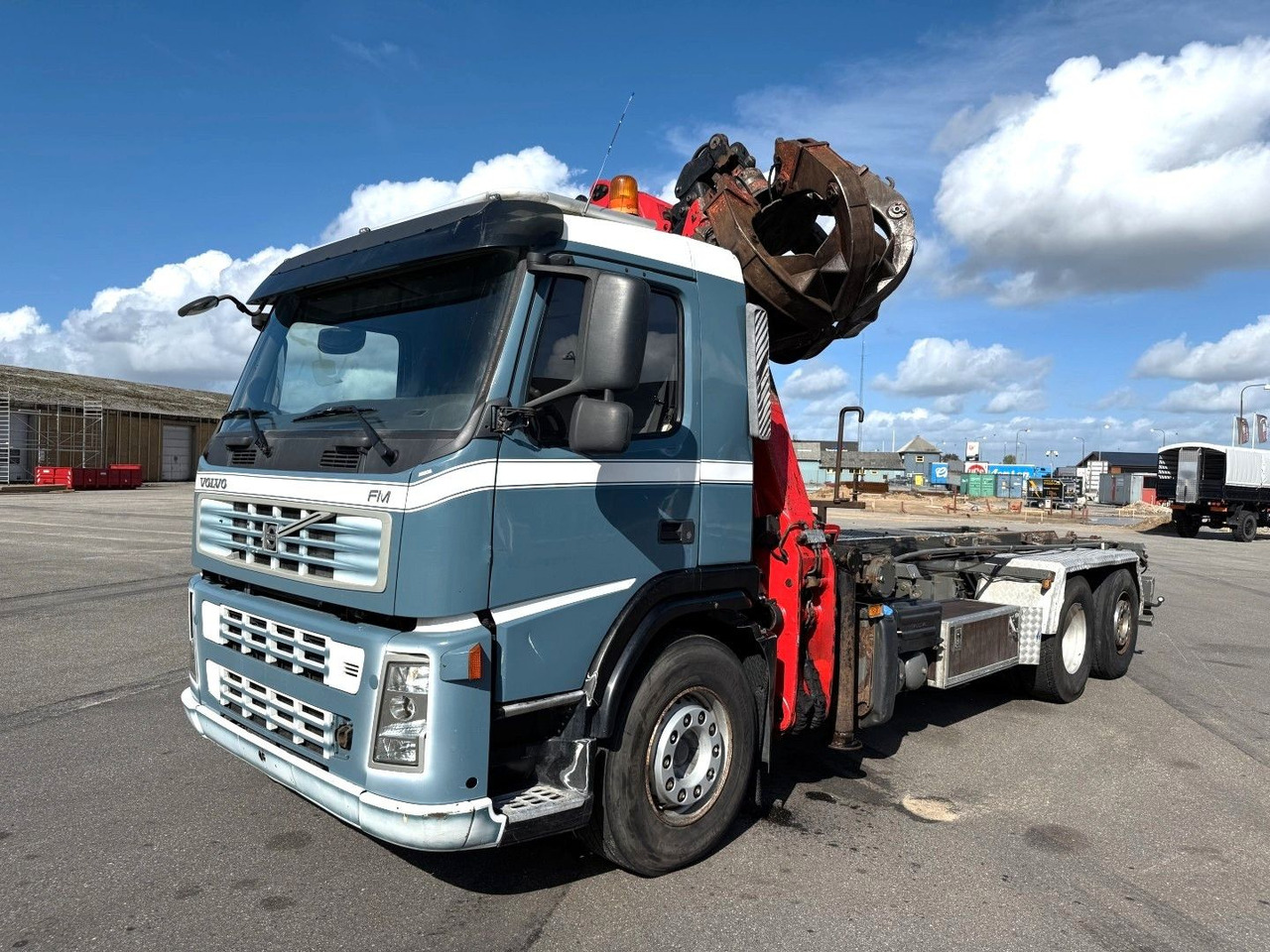 Volvo FM340 6x2*4 Kipper / Palfinger Epsilon 150Z96 - Camion grue: photos 1 Volvo FM340 6x2*4 Kipper / Palfinger Epsilon 150Z96 - Camion grue: photos 1