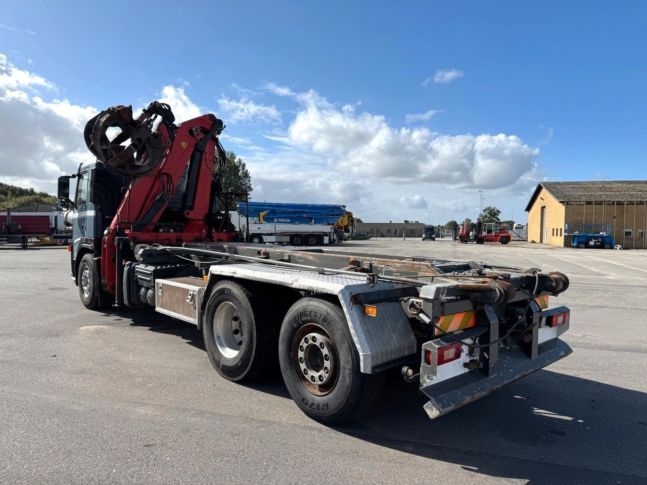Volvo FM340 6x2*4 Kipper / Palfinger Epsilon 150Z96 - Camion grue: photos 4 Volvo FM340 6x2*4 Kipper / Palfinger Epsilon 150Z96 - Camion grue: photos 4