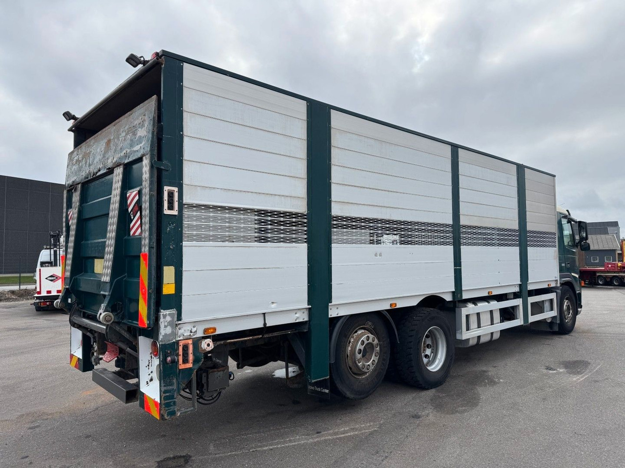 Volvo FM9 380 6x2*4 Tiertransporter / Livestock - Camion chevaux: photos 3 Volvo FM9 380 6x2*4 Tiertransporter / Livestock - Camion chevaux: photos 3