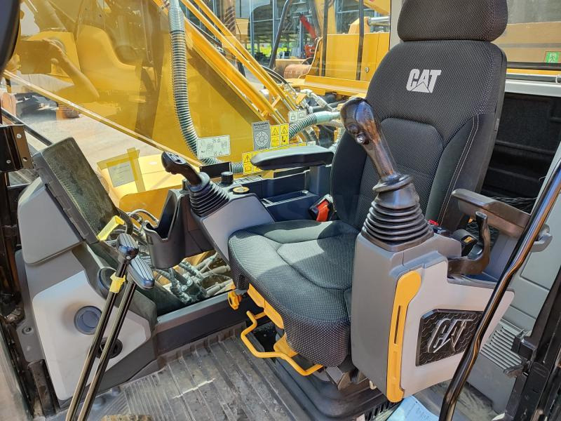 Caterpillar 320 - 07B - Pelle sur chenille: photos 5 Caterpillar 320 - 07B - Pelle sur chenille: photos 5