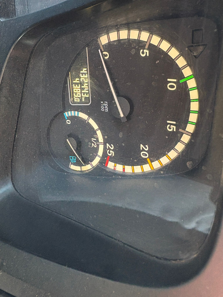 Mercedes Arocs 3240 - Camion plateau: photos 5 Mercedes Arocs 3240 - Camion plateau: photos 5