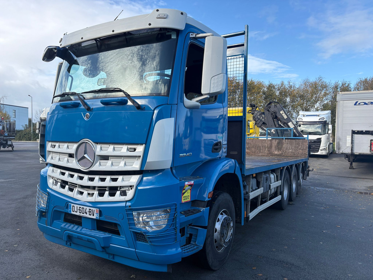 Mercedes Arocs 3240 - Camion plateau: photos 1 Mercedes Arocs 3240 - Camion plateau: photos 1