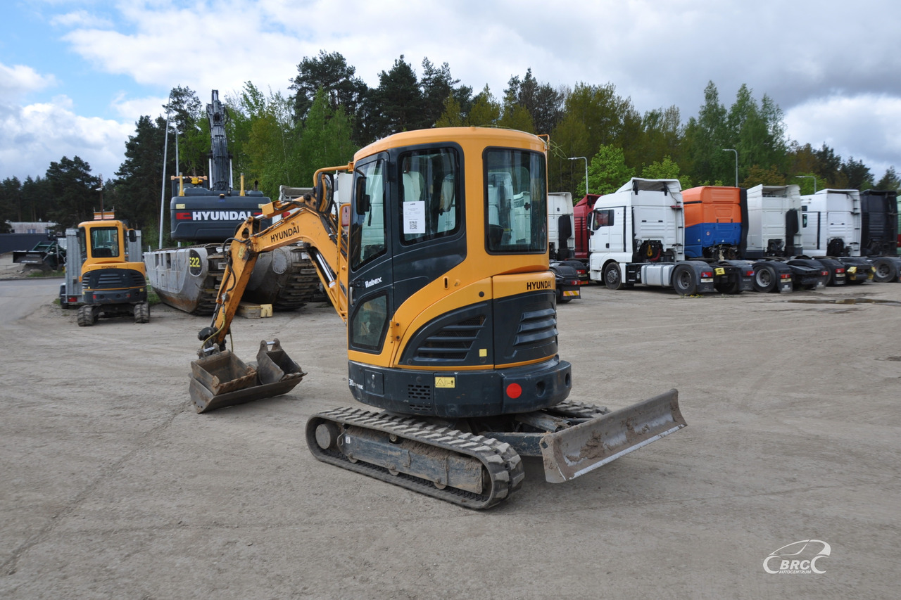 Hyundai R30Z-9AK - Mini pelle: photos 4 Hyundai R30Z-9AK - Mini pelle: photos 4