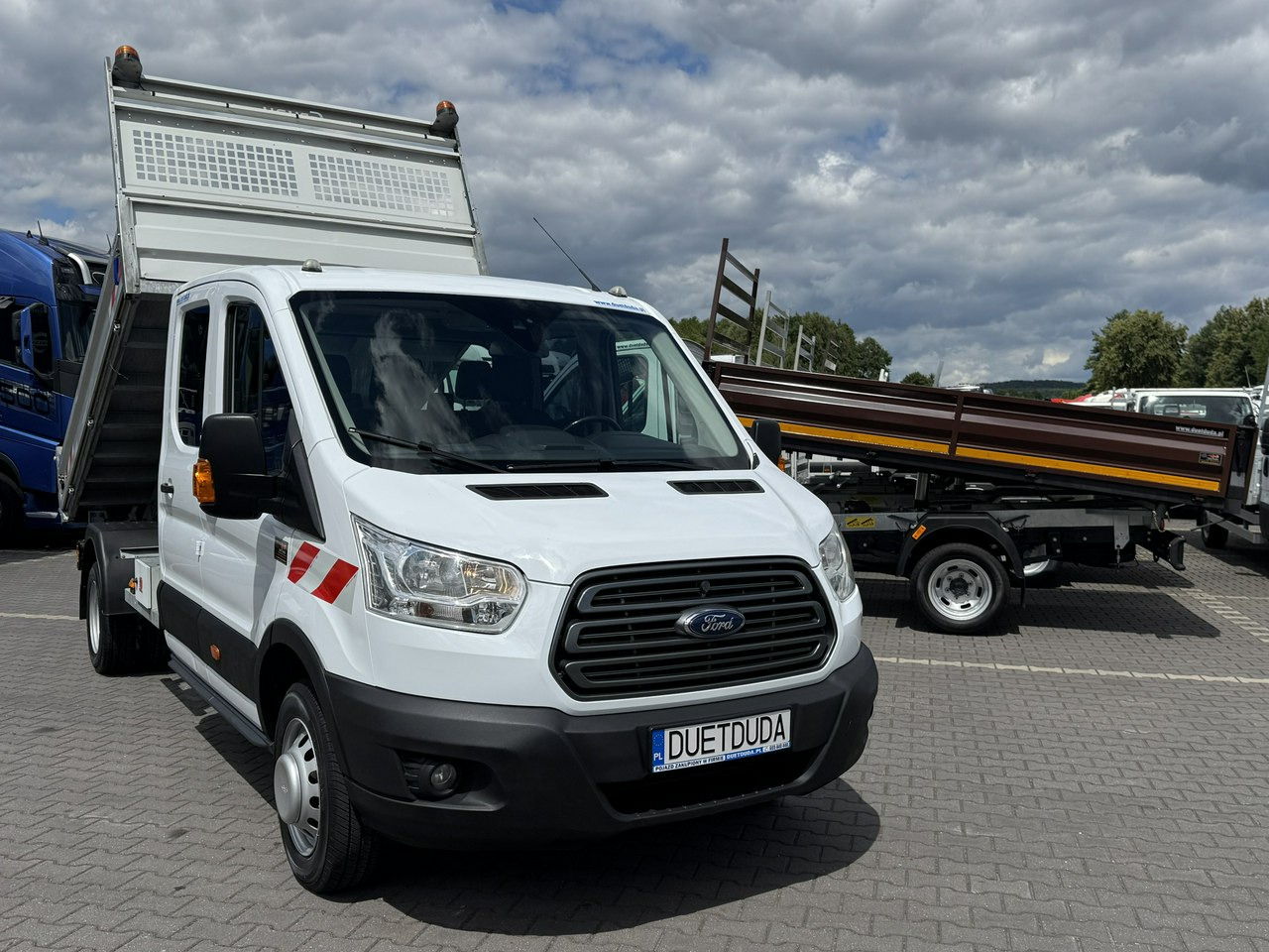 Ford Transit - Utilitaire benne: photos 2 Ford Transit - Utilitaire benne: photos 2