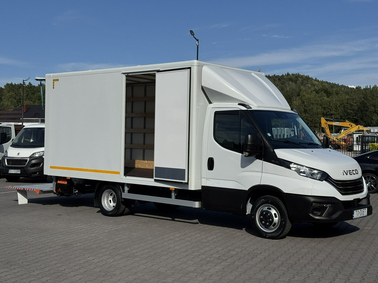 Iveco Daily 35C14 - Fourgon grand volume: photos 2 Iveco Daily 35C14 - Fourgon grand volume: photos 2