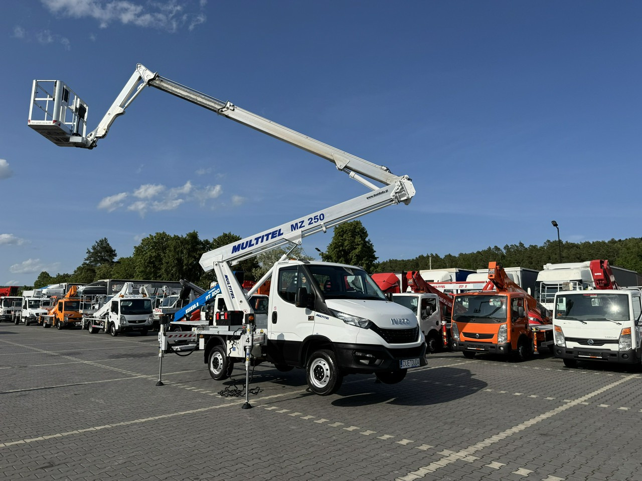 Iveco Daily 35S14 - Camion avec nacelle: photos 5 Iveco Daily 35S14 - Camion avec nacelle: photos 5
