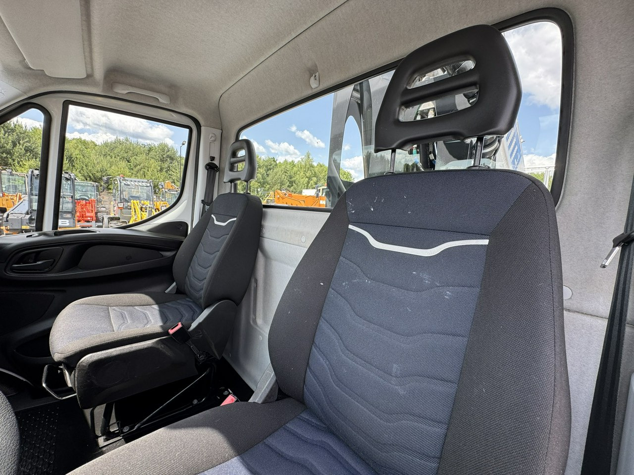 Camion avec nacelle Iveco Daily 35S14: photos 28