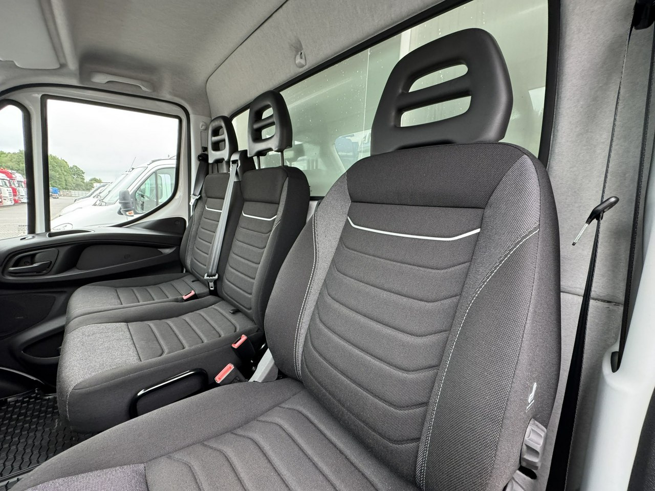 Utilitaire frigorifique Iveco Daily 35S16 V: photos 35