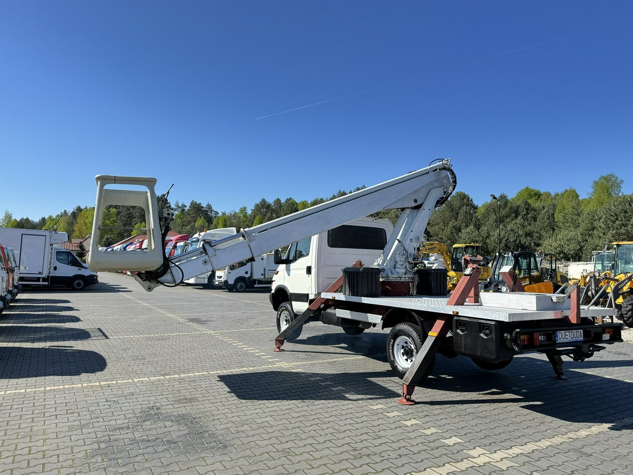 Camion avec nacelle Iveco Daily: photos 17