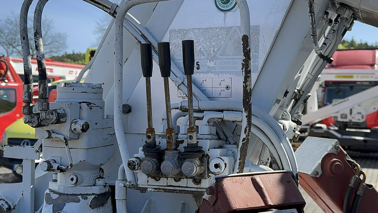 Camion avec nacelle Iveco Daily: photos 10