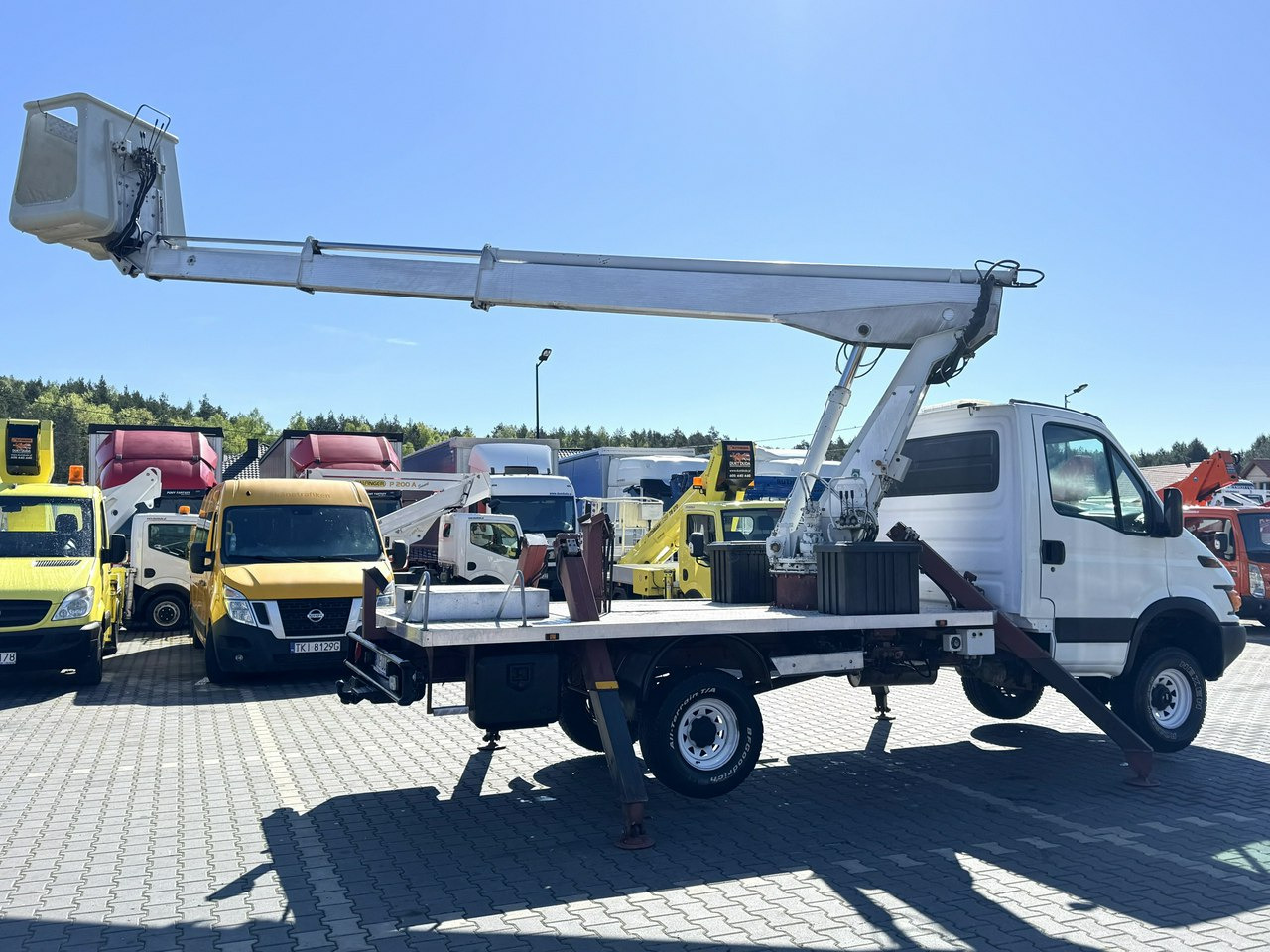 Camion avec nacelle Iveco Daily: photos 20