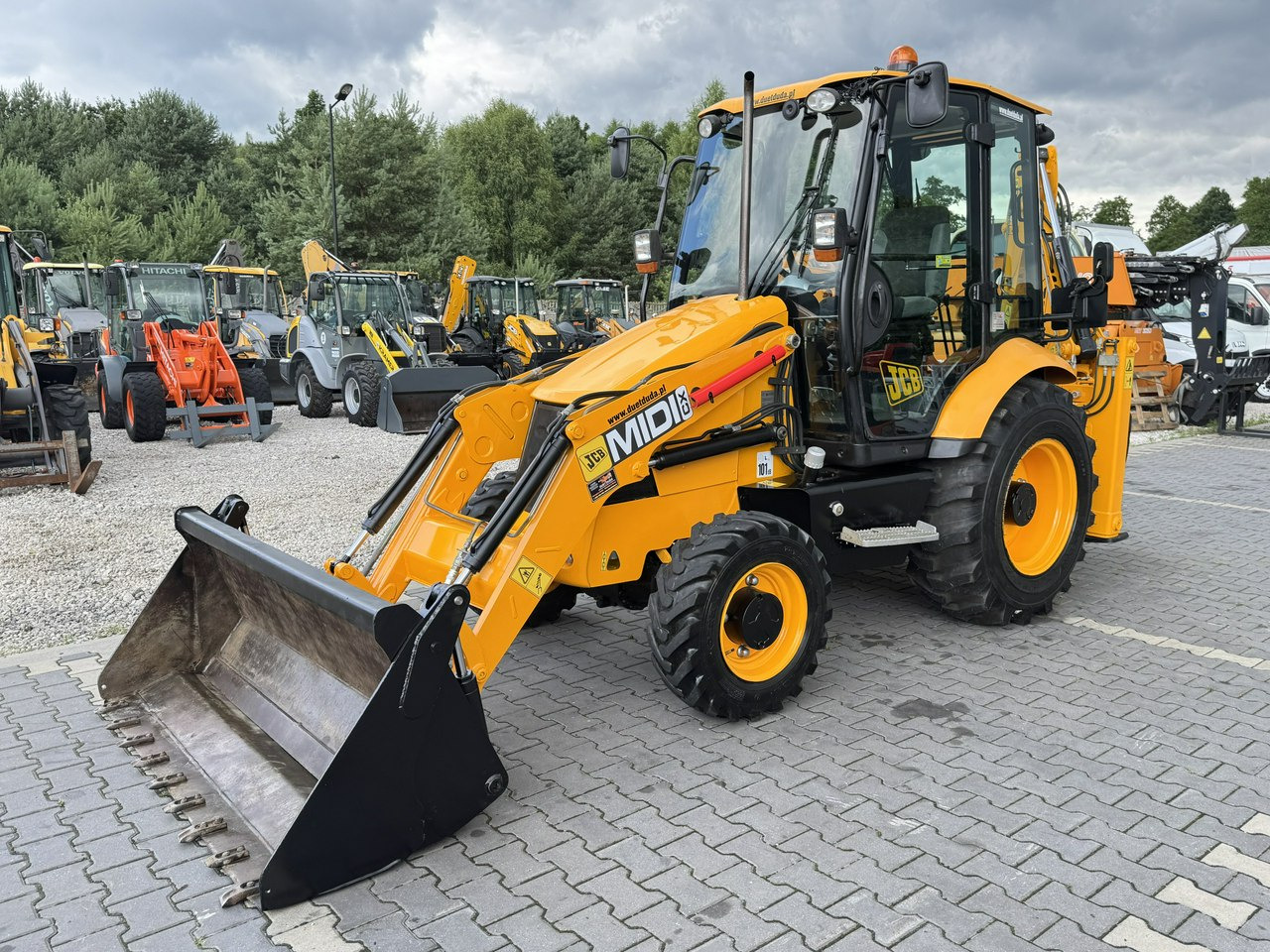 JCB MIDI CX Szybkozłącze Nowe Opony bez luzów i wycieków Super Stan - Tractopelle: photos 4 JCB MIDI CX Szybkozłącze Nowe Opony bez luzów i wycieków Super Stan - Tractopelle: photos 4