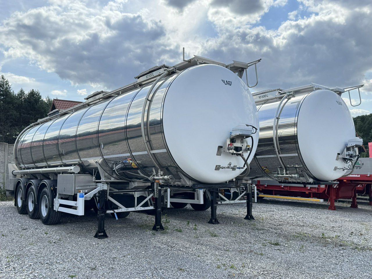 Lag Spożywcza Magyar Izolowana Webasto Pompa Elektryczna do Zrzutu - Semi-remorque citerne: photos 1 Lag Spożywcza Magyar Izolowana Webasto Pompa Elektryczna do Zrzutu - Semi-remorque citerne: photos 1