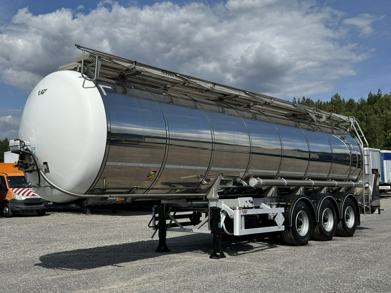 Lag Spożywcza Magyar Izolowana Webasto Pompa Elektryczna do Zrzutu - Semi-remorque citerne: photos 4 Lag Spożywcza Magyar Izolowana Webasto Pompa Elektryczna do Zrzutu - Semi-remorque citerne: photos 4